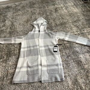 Cyrus long checkeredr cardigan. XL. With tags. Never worn